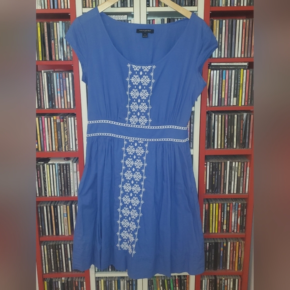 Banana Republic embroidered dress - Picture 4 of 6